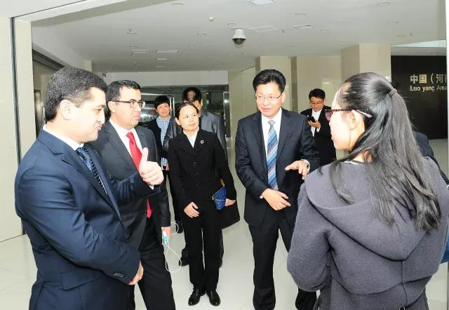 烏茲別克斯坦駐華大使一行蒞臨洛陽(yáng)自貿(mào)片區(qū)考察、交流